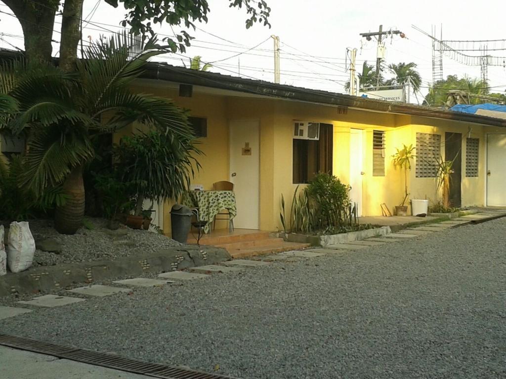 11Th Street Bed And Breakfast Bacolod Bagian luar foto