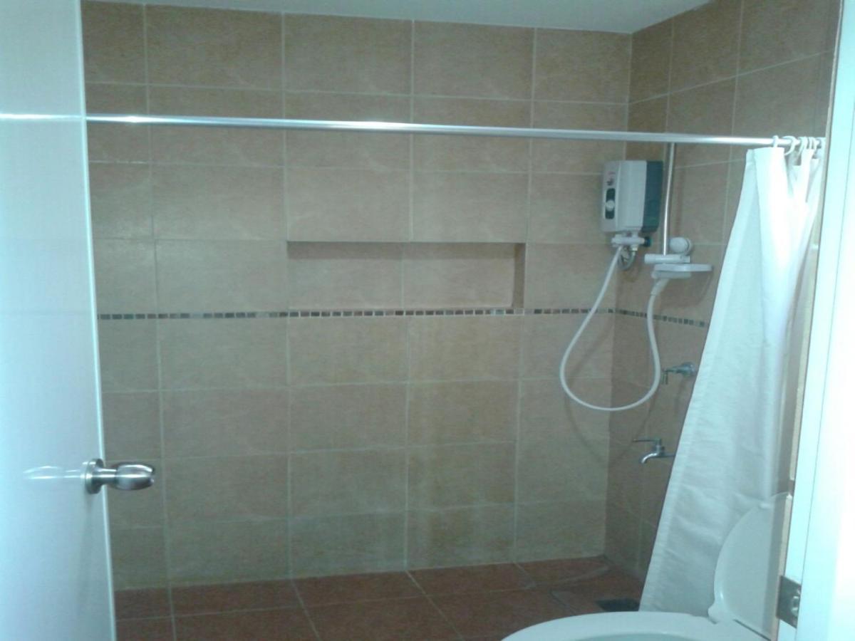 11Th Street Bed And Breakfast Bacolod Ruang foto
