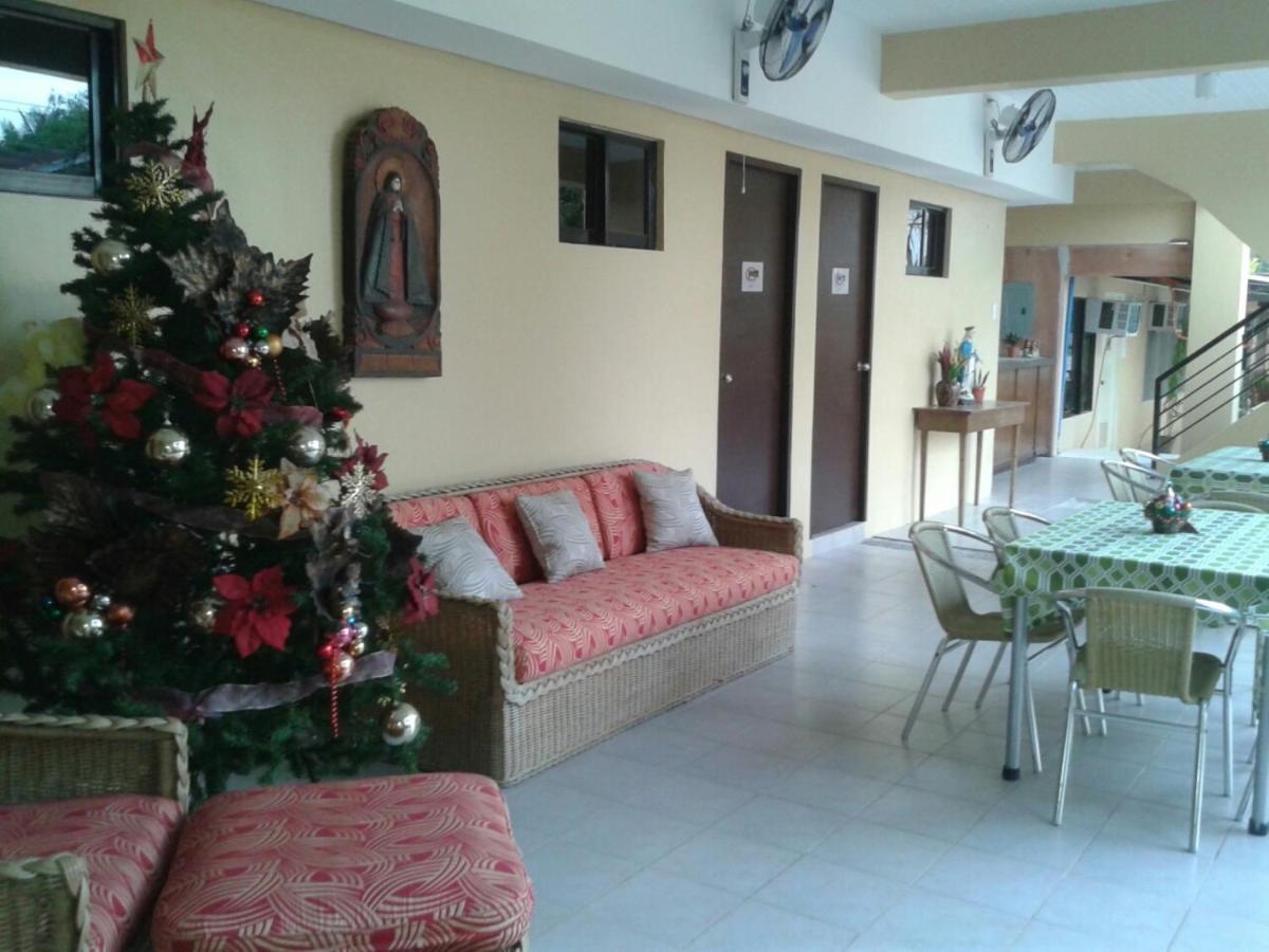 11Th Street Bed And Breakfast Bacolod Bagian luar foto