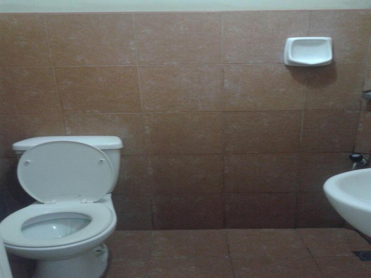 11Th Street Bed And Breakfast Bacolod Bagian luar foto