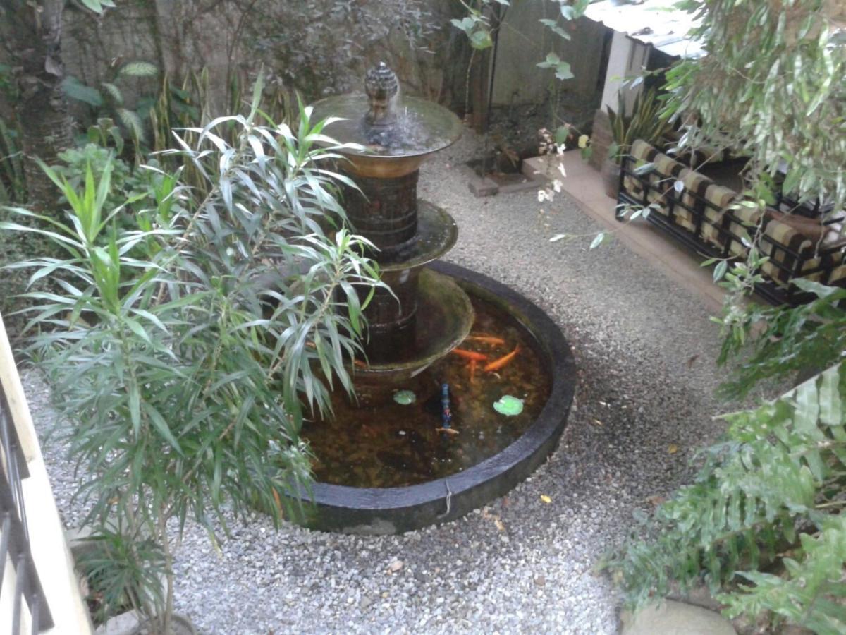 11Th Street Bed And Breakfast Bacolod Bagian luar foto